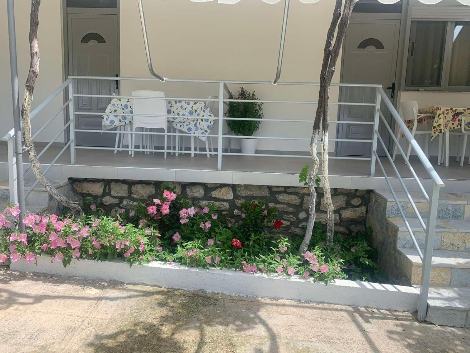 Qeparo View Rooms Exterior photo